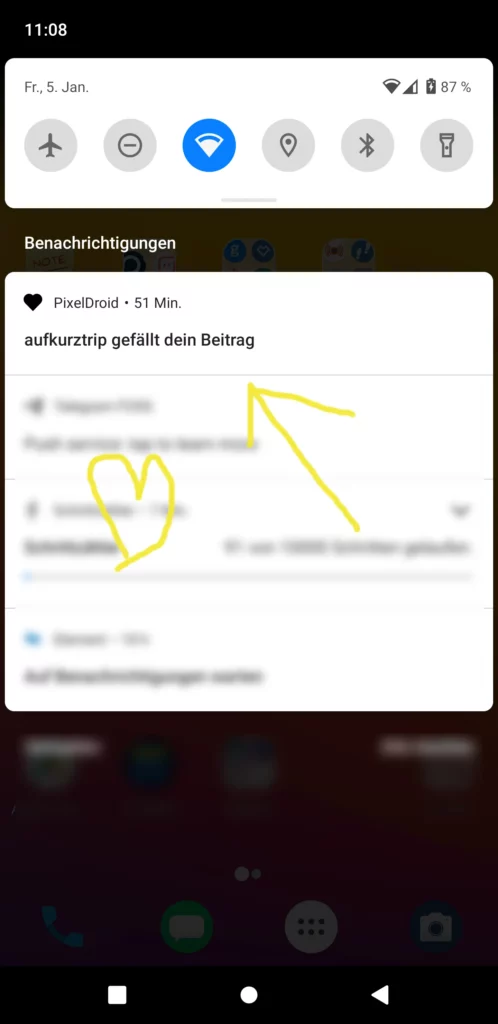 Screenshot vom Betriebssystem eOS mit der Push Nachricht "Herz PixelDroid - 51 Min aufkurztrip gefällt dein Beitrag" Der Rest ist künstlich unscharf gemacht.