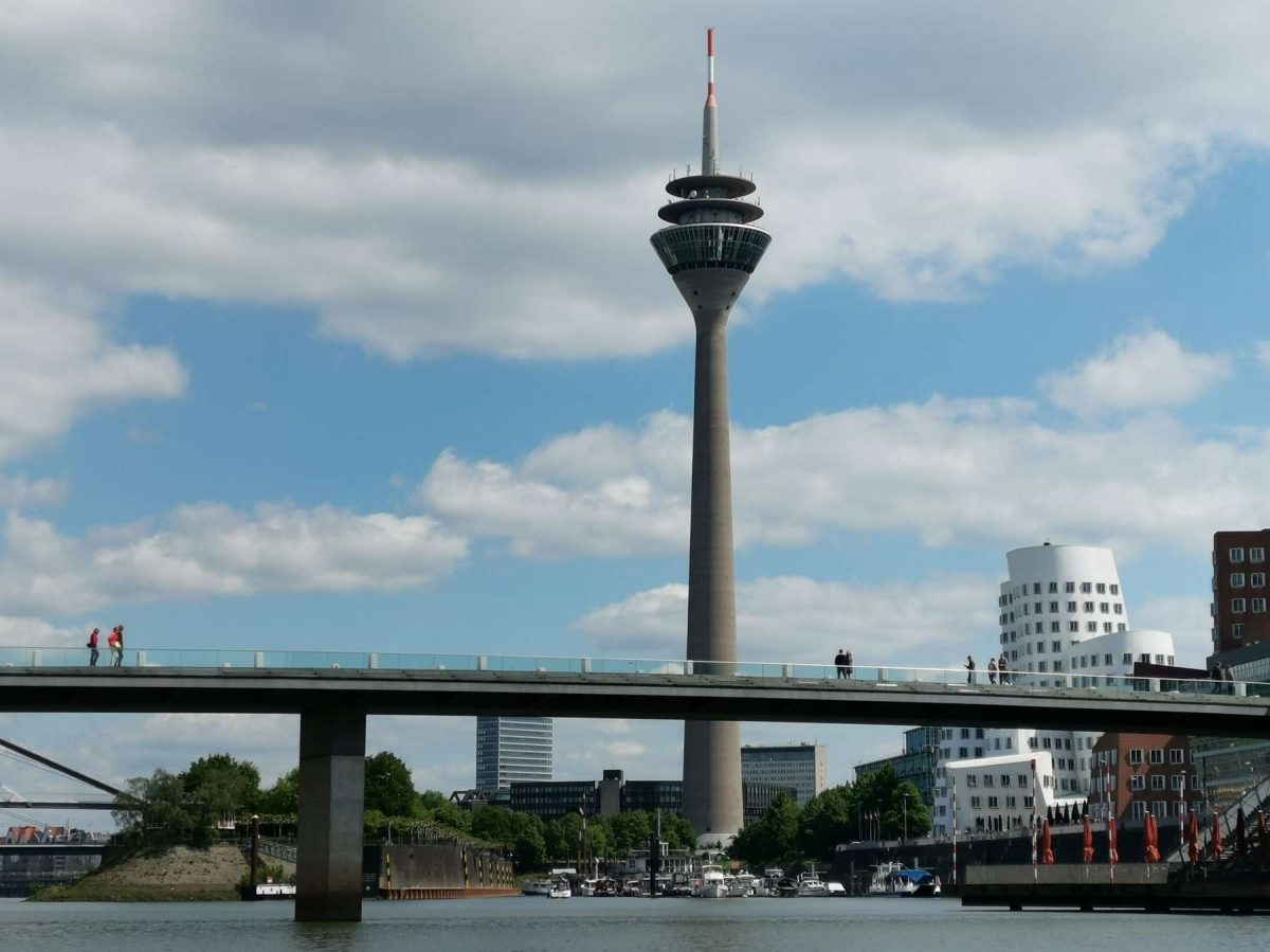 Impressionen - ein Frühlingsmorgen inmitten des ikonischem Medienhafen Düsseldorf's