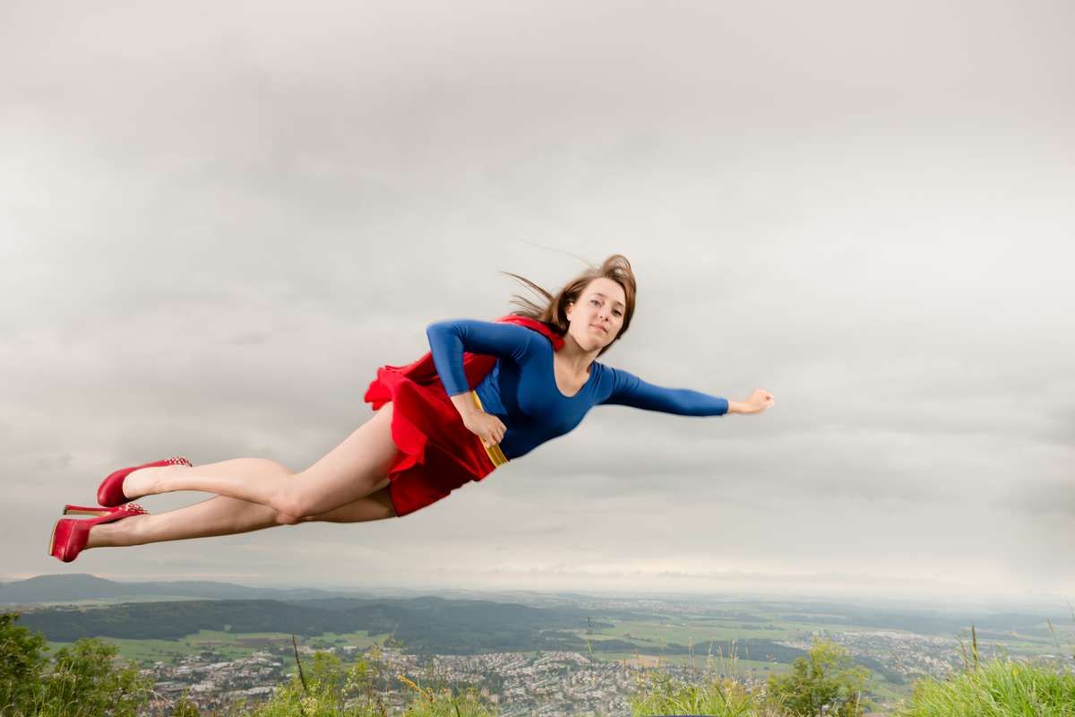 Superfrau Fotoshooting auf dem Dreifaltigkeitsberg bei Spaichinge
