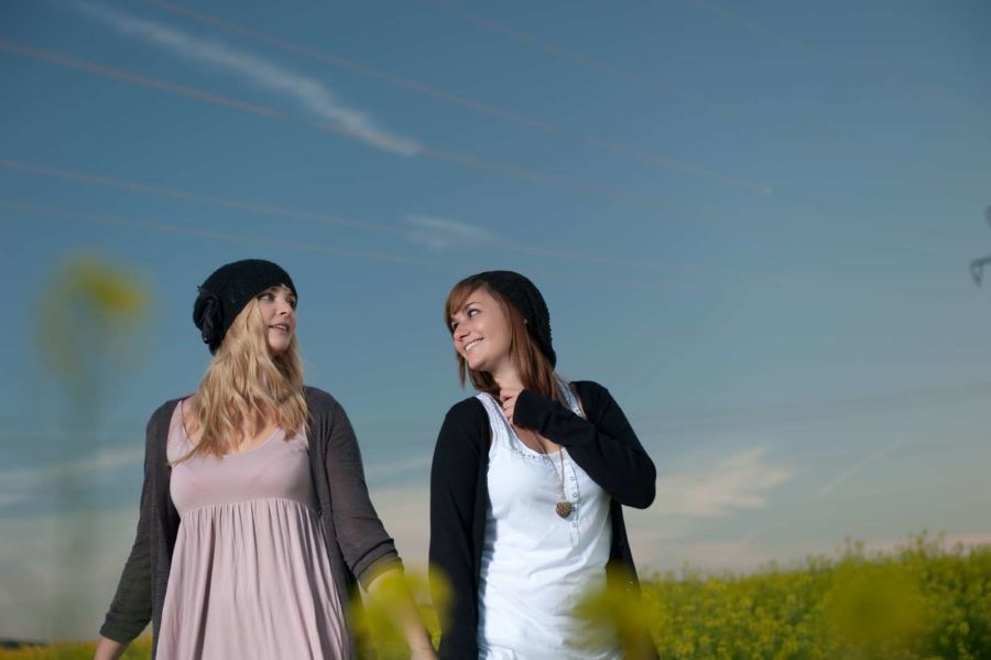 fotoshooting freundinnen sommer wiese himmel