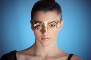 model stefanie sekler make-up-artist tanja schellrich fotoshooting studio blau gold fotograf rainer rössler