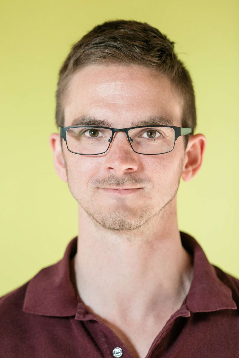 rainer grüner hintergrund neutral